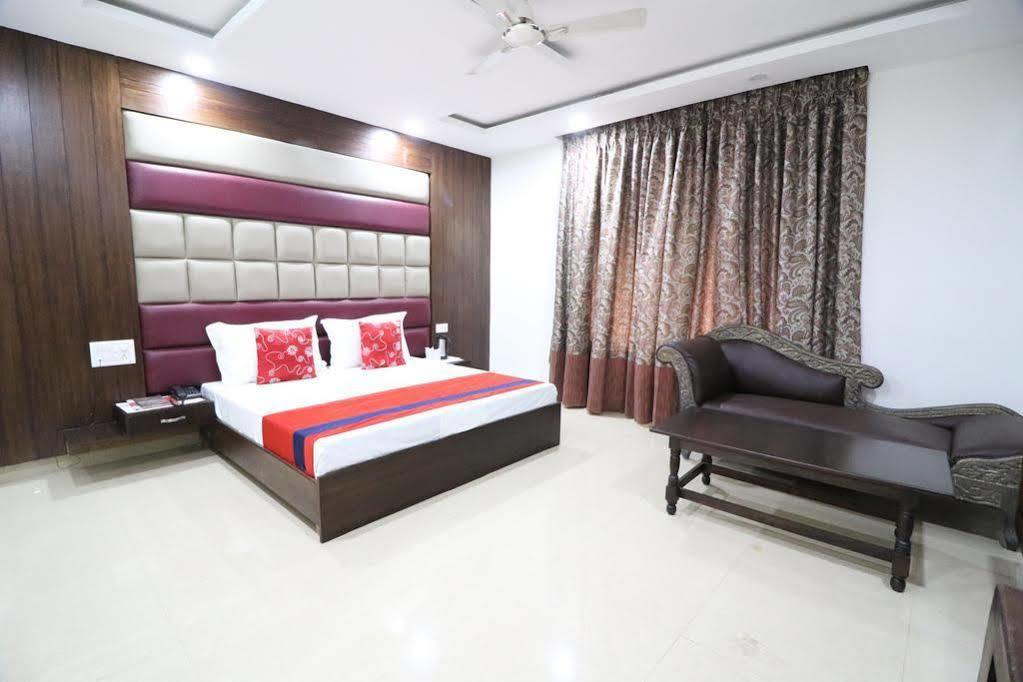 Hotel Ng Paradise Jagadhri Экстерьер фото