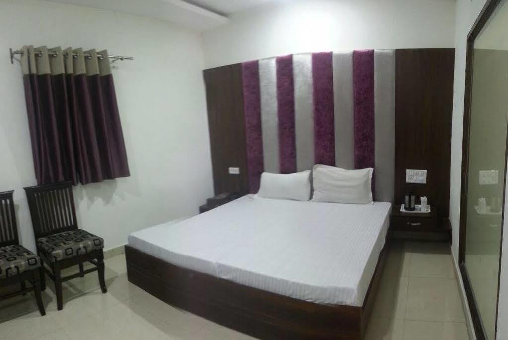 Hotel Ng Paradise Jagadhri Экстерьер фото