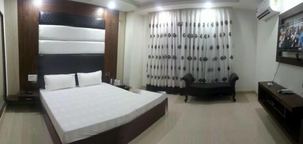 Hotel Ng Paradise Jagadhri Экстерьер фото