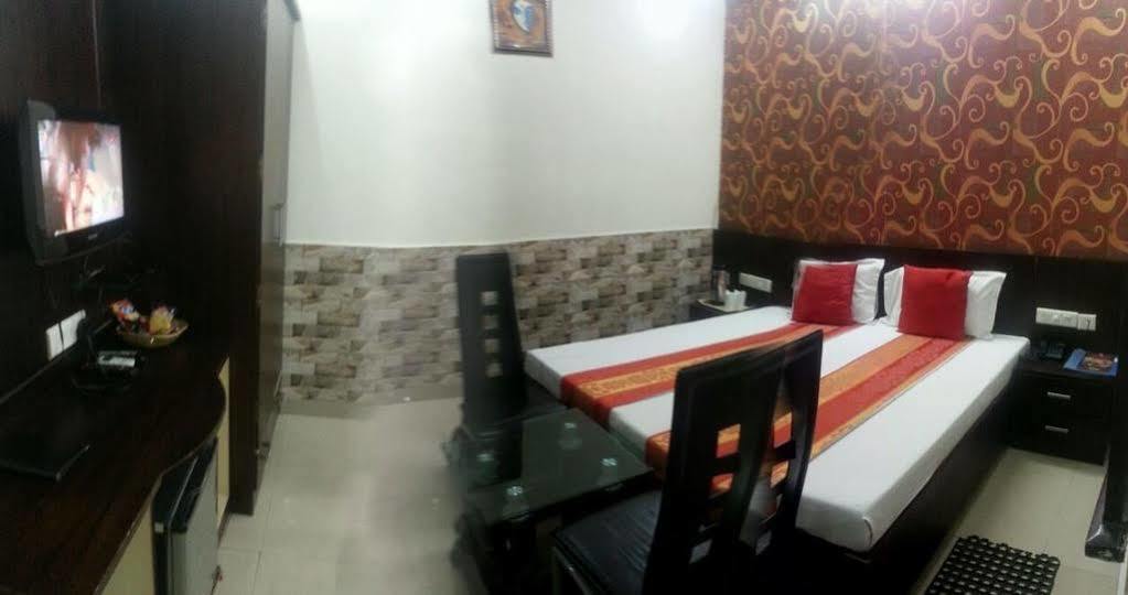 Hotel Ng Paradise Jagadhri Экстерьер фото